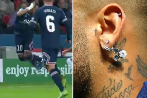 Ẩn tình sau màn gắp bóng bất thành của Neymar