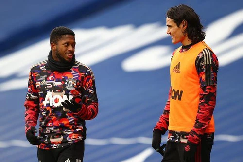 Premier League hối hả thuê chuyên cơ đưa cầu thủ trở lại từ Nam Mỹ 