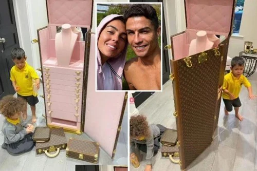 Bạn gái "không nói lên lời" khi nhận món quà hơn 3 tỷ từ Ronaldo