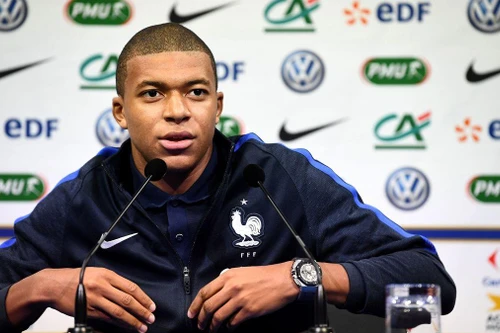 Kylian Mbappe từng cân nhắc chia tay tuyển Pháp