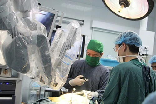 Cho phép dùng robot mổ nội soi 