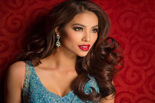 Phạm Hương dẫn đầu nhóm thí sinh phủ sóng mạng xã hội