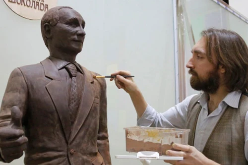 Dựng tượng Tổng thống Nga bằng chocolate