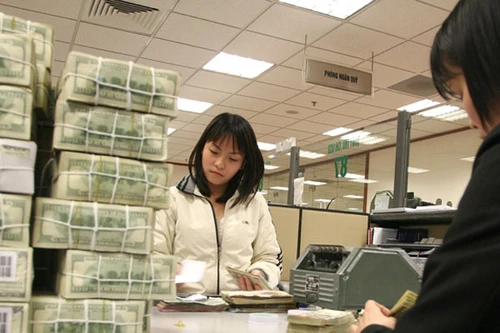 Doanh nghiệp được tiếp tục gia hạn vay ngoại tệ