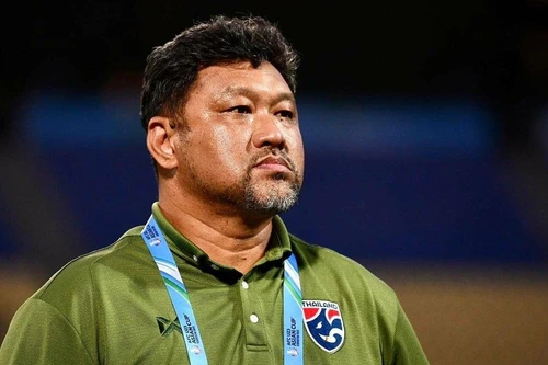 CĐV Thái Lan kêu gọi sa thải HLV 'chuyên đổ lỗi' Worrawoot Srimaka