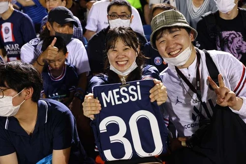 Messi, Neymar và Mbappe gây sốt ở Nhật Bản