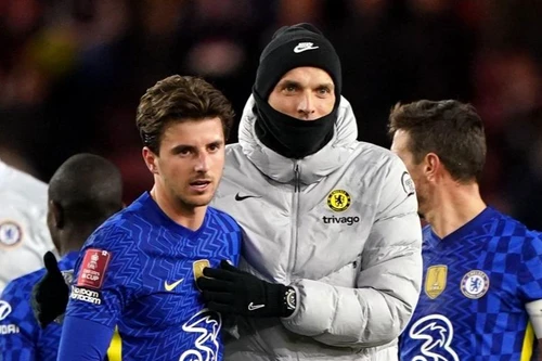 Vì sao Chelsea vẫn chơi thăng hoa trong nghịch cảnh?
