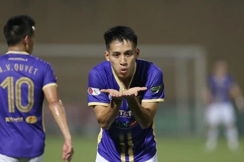Đỗ Hùng Dũng ghi bàn đầu tiên cho Hà Nội FC sau 19 tháng