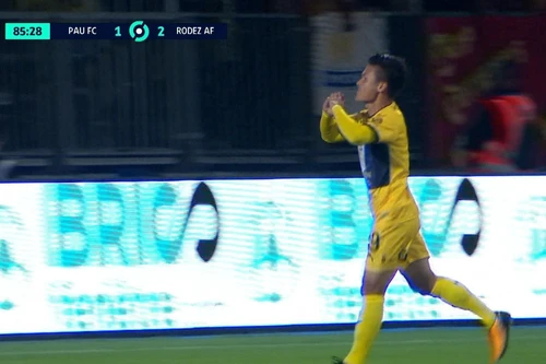 Video bàn thắng đầu tiên của Quang Hải cho Pau FC