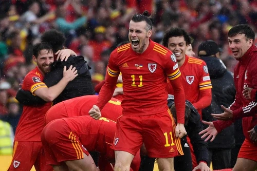 Bale giúp xứ Wales giành vé dự World Cup 2022