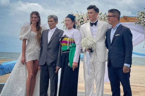 Thủ môn Bùi Tiến Dũng âm thầm lấy vợ Tây