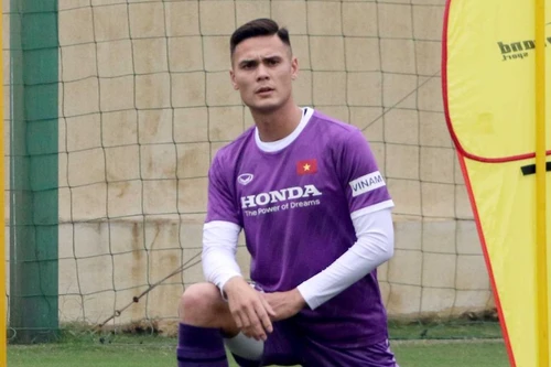 HLV Park không muốn gọi cầu thủ Việt kiều Adriano Schmidt bằng tên thật