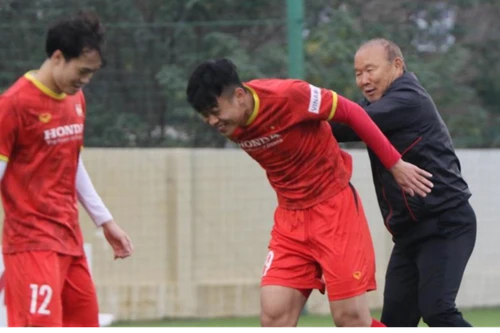 Thầy trò HLV Park thoải mái trước ngày gặp Trung Quốc