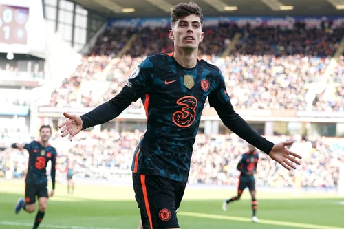 Vùi dập Burnley, Chelsea vững vàng top 3