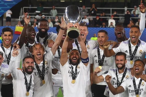 Benzema lập công, Real Madrid giành Siêu cúp châu Âu