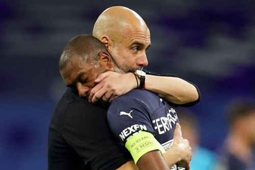 Pep Guardiola nói lời cay đắng khi Man City dừng bước ở bán kết