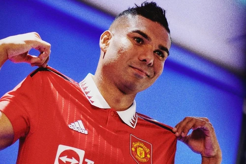 Casemiro mặc số áo cũ của Bruno Fernandes ở MU