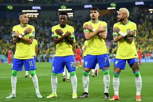 Nhảy samba quyến rũ, Brazil vào tứ kết gặp Croatia