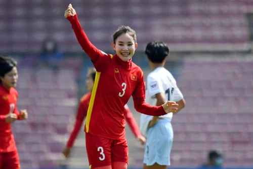 Trung vệ Chương Thị Kiều: "Chúng tôi ôm nhau khóc"