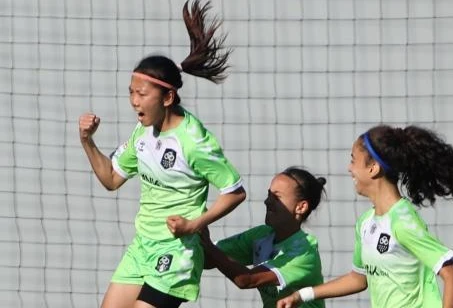 Huỳnh Như tiếp tục tỏa sáng với cú đúp ở Bồ Đào Nha