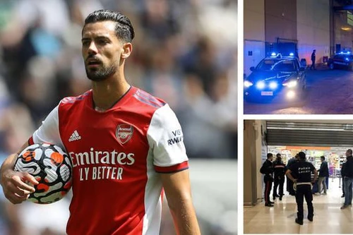 Hậu vệ Arsenal bị tấn công bằng dao trong siêu thị