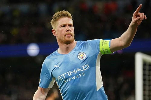 Man City và Liverpool cùng đặt một chân vào bán kết Champions League