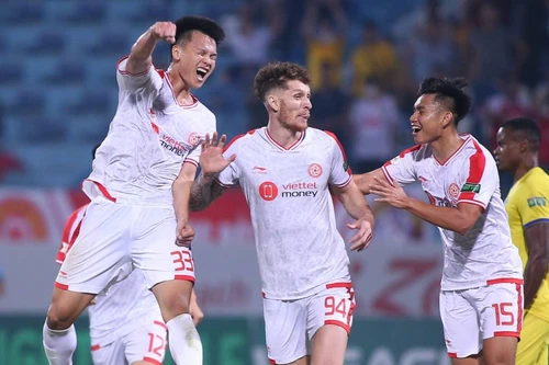 Thắng đẹp HAGL, Viettel FC hâm nóng cuộc đua vô địch