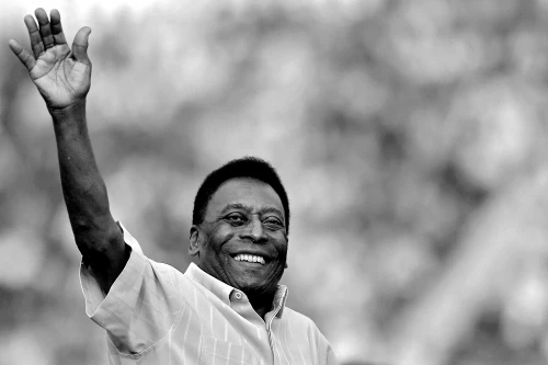 'Vua bóng đá' Pele qua đời ở tuổi 82