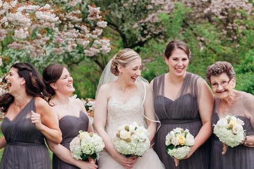 Phù dâu... 89 tuổi