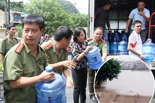 Cứu khát giữa vùng nước mênh mông