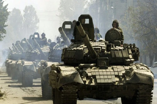 Ukraine tố xe tăng Nga “xâm nhập” biên giới 