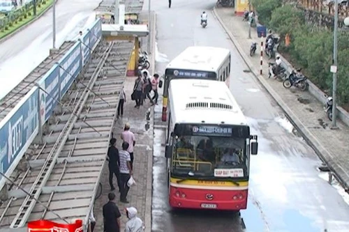 Kế hoạch di chuyển điểm trung chuyển xe buýt Cầu Giấy và cầu đi bộ