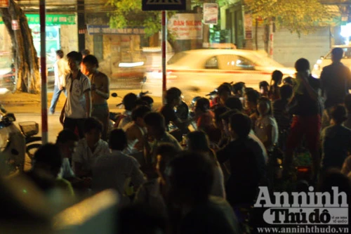 Bộn tiền từ trà đá, trà chanh vỉa hè