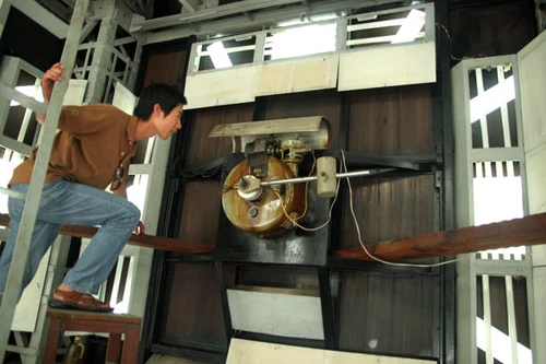 Khám phá chiếc đồng hồ 4 mặt bên hồ Gươm