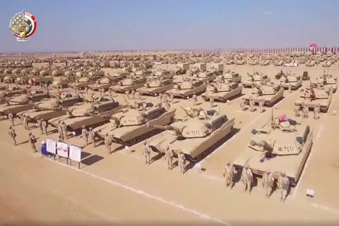 [ẢNH] Ai Cập thách thức Thổ Nhĩ Kỳ bằng cuộc tập trận quy mô lớn gần biên giới Libya