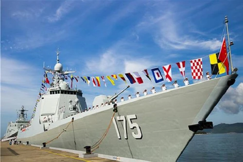 Bất chấp thua kiện, Trung Quốc vẫn biên chế tàu khu trục tại biển Đông