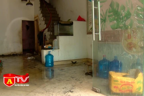 Kịp thời cứu 2 nạn nhân mắc kẹt trong nhà hàng ăn bị cháy