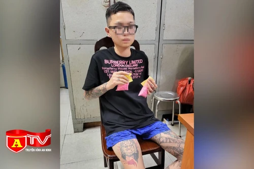 Kiểm tra cốp xe máy của đối tượng khả nghi, phát hiện 400 viên ma túy tổng hợp