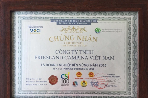 Friesland Campina Việt Nam được vinh danh Top 10 doanh nghiệp bền vững 2016