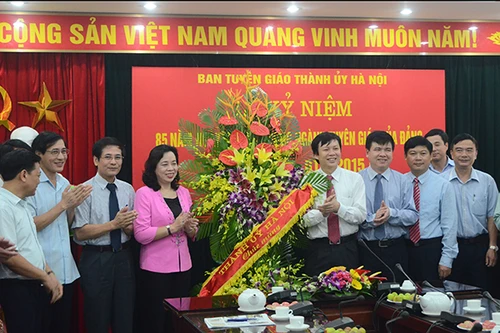 Xứng đáng là chiến sĩ xung kích trên mặt trận tư tưởng chính trị - văn hóa 