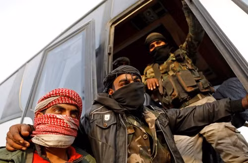 Thủ lĩnh nhóm Jaish al-Islam nộp vũ khí và rời khỏi Douma