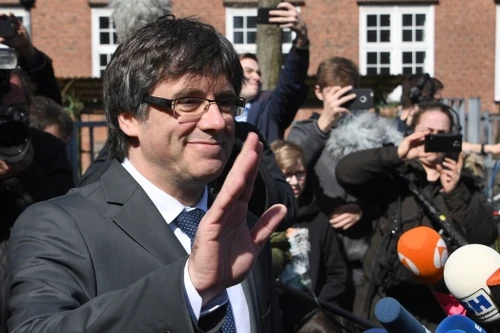 Tây Ban Nha chấp nhận quyết định tại ngoại của tòa án Đức đối với cựu Thủ hiến Catalonia