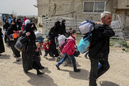 Nga đạt thỏa thuận sơ tán 1300 dân thường khỏi Douma, Syria