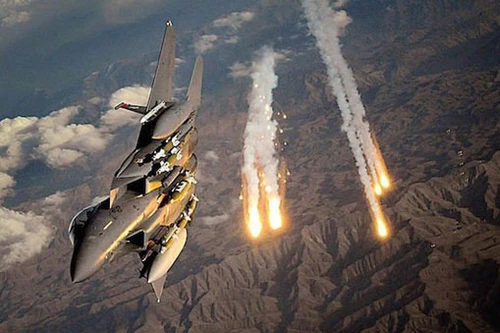 Phòng không Syria mạnh mẽ đáp trả cuộc tấn công của Mỹ và đồng minh