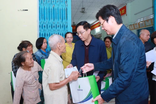 Petrovietnam bền bỉ đồng hành và sẻ chia với những mảnh đời khó khăn