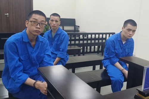 Nhóm tội phạm “chế” giấy tờ giả mua bán hàng trăm tài khoản ngân hàng