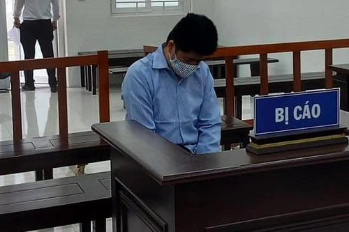 Bộ đôi chiếm đoạt số tiền “khủng” bằng mánh chuyển công tác