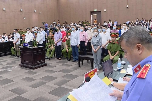 Tạm dừng phiên tòa xét xử vụ "chuyến bay giải cứu"