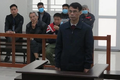 Người đàn ông “chém gió”, bịa chuyện lừa “chạy” việc làm