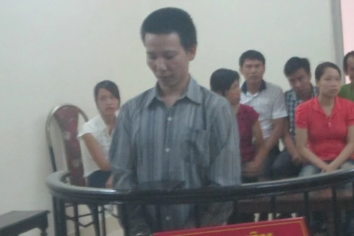 Suýt mất mạng vì vợ chồng hàng xóm “choảng nhau”